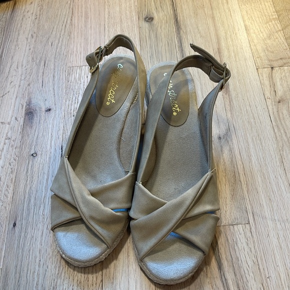 Easy Street Maureen Espadrille Wedge Sandals Women’s 7 - Picture 3 of 6